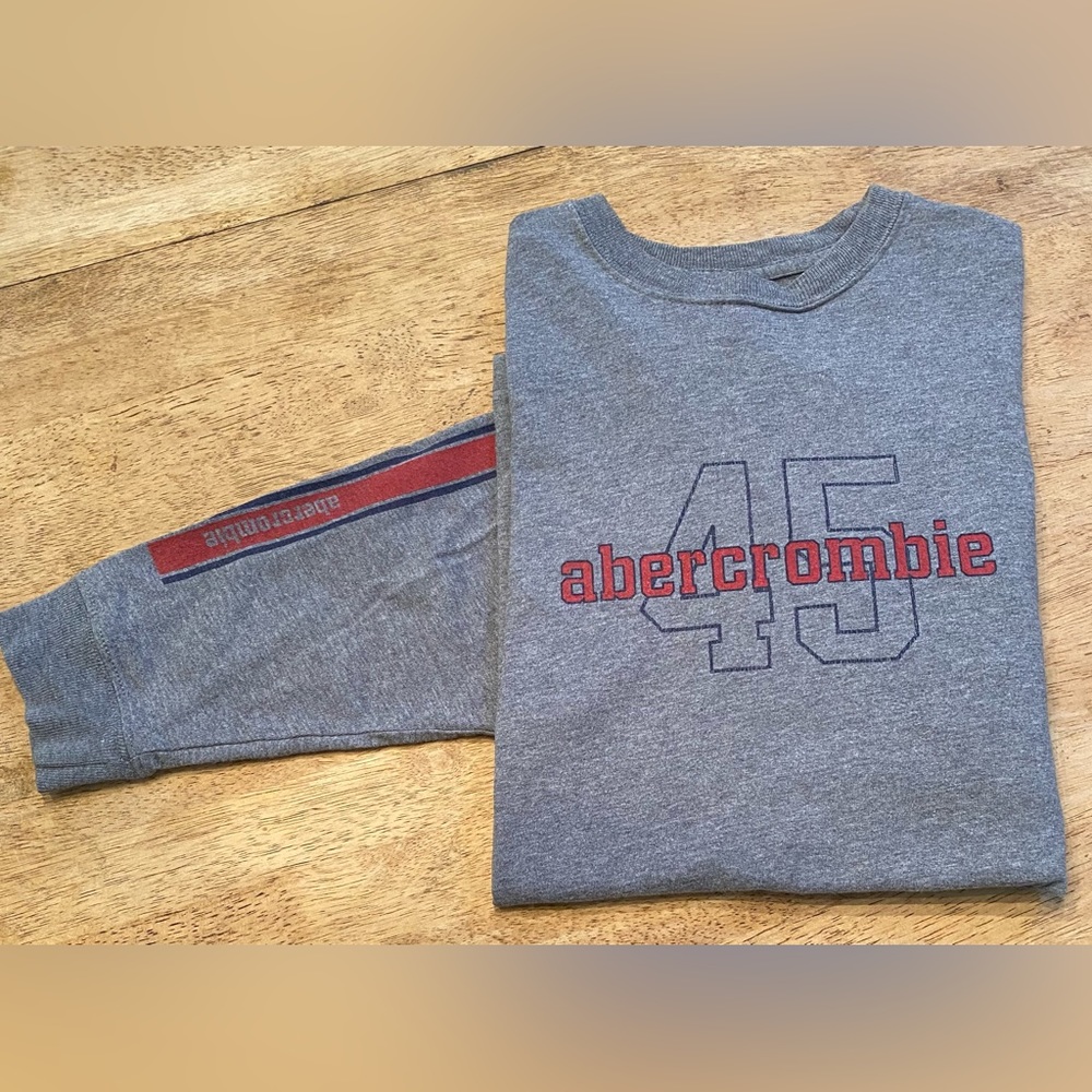 Abercrombie Boy’s Medium 100% Cotton Gray Long Sleeve‎ Graphic Shirt